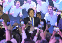 Milei celebró el triunfo libertario y convocó a un acuerdo con gobernadores y legisladores