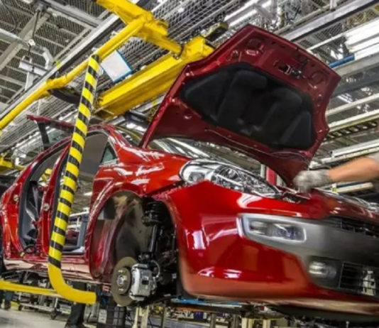 La fábrica de Citröen y Peugeot cierra un turno de producción y efectiviza retiros voluntarios de trabajadores