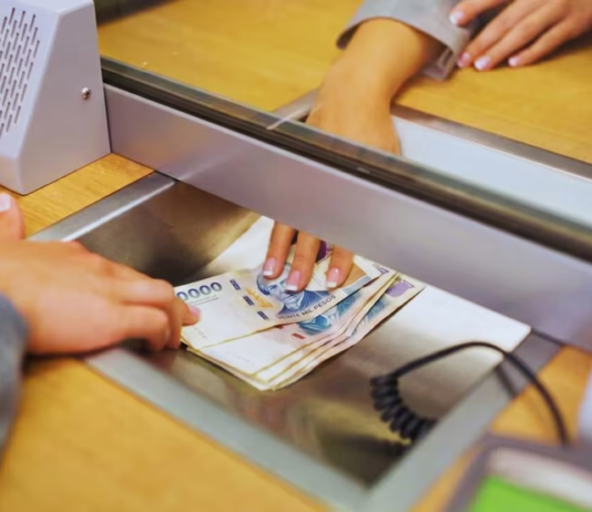 Disparidad en el crédito: caen fuerte las tasas para empresas, pero se mantienen muy altas las líneas a las personas