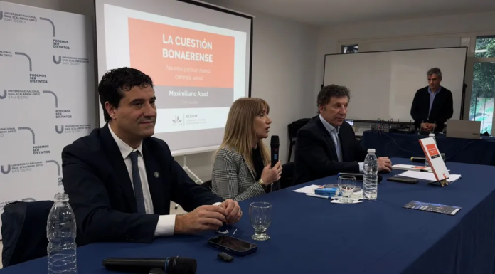 Abad presentó su libro y llamó a construir un nuevo contrato social bonaerense