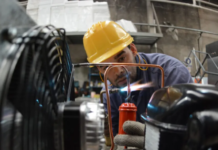 Indec: en abril, la industria manufacturera y la construcción cayeron 2,8% y acumulan retracciones de 2,4% y 2,1%