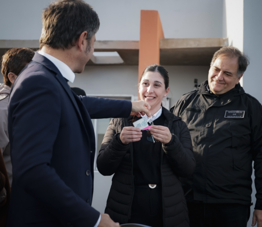 VIVIENDAS, ESCRITURAS Y NETBOOKS: Kicillof visitó Chascomús y General Belgrano