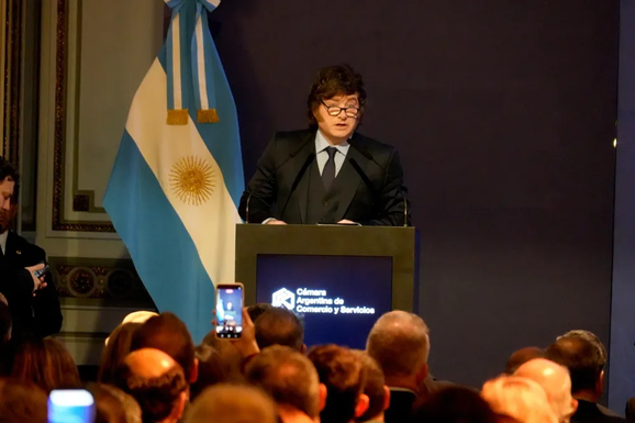 Milei hizo una cerrada defensa de su gestión económica y culpó al aborto por el estado del sistema jubilatorio