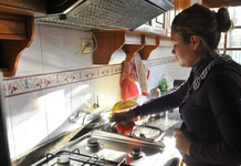 El personal de casas particulares tendrá un aumento salarial del 1,9% más una suma fija de $20.000