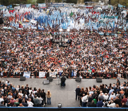 Kicillof: “Cuenten conmigo para que el año que viene la Argentina tenga una alternativa que termine con este modelo y empiece una etapa distinta”