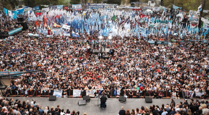 Kicillof: “Cuenten conmigo para que el año que viene la Argentina tenga una alternativa que termine con este modelo y empiece una etapa distinta”