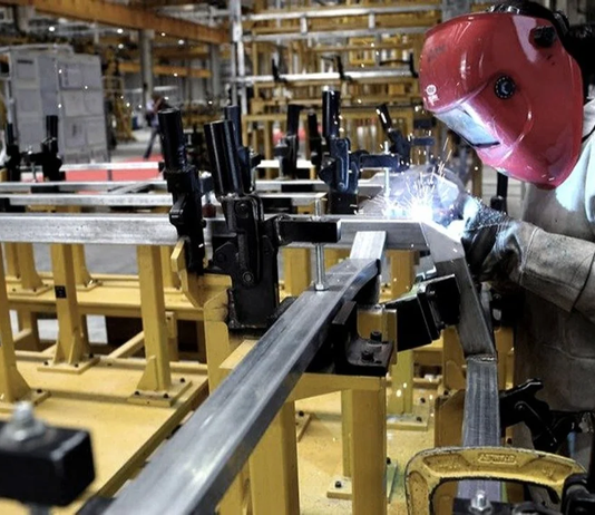 La actividad metalúrgica cayó 6,1% en agosto y tocó un nuevo piso