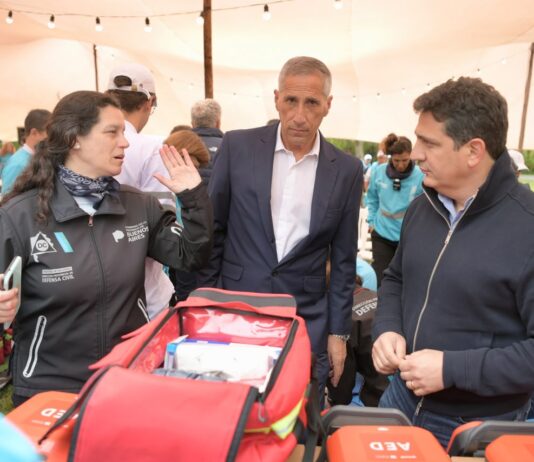 Transporte entregó desfibriladores y encabezó una capacitación de primeros auxilios para agentes de seguridad vial instalados en las rutas bonaerenses