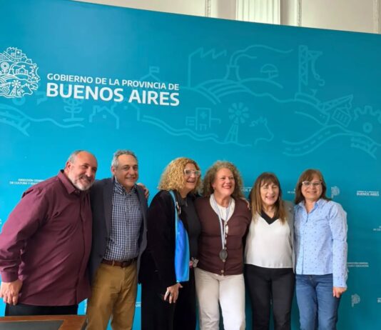 Romina Bozzano recibió la mención «Herminia Brumana», en reconocimiento a su trayectoria educativa